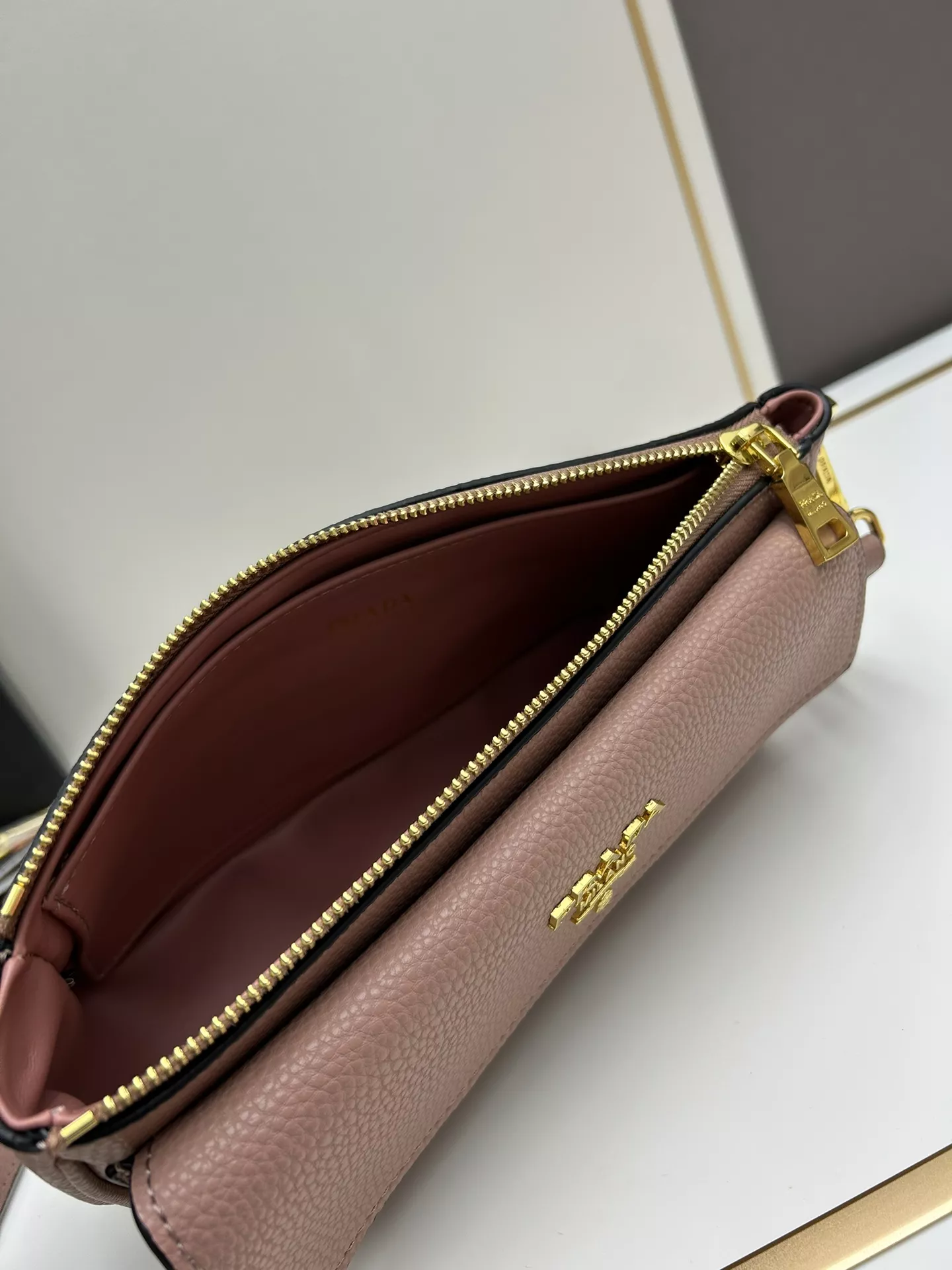 Prada AAA Quality Messenger Bags For Women Popular 6744