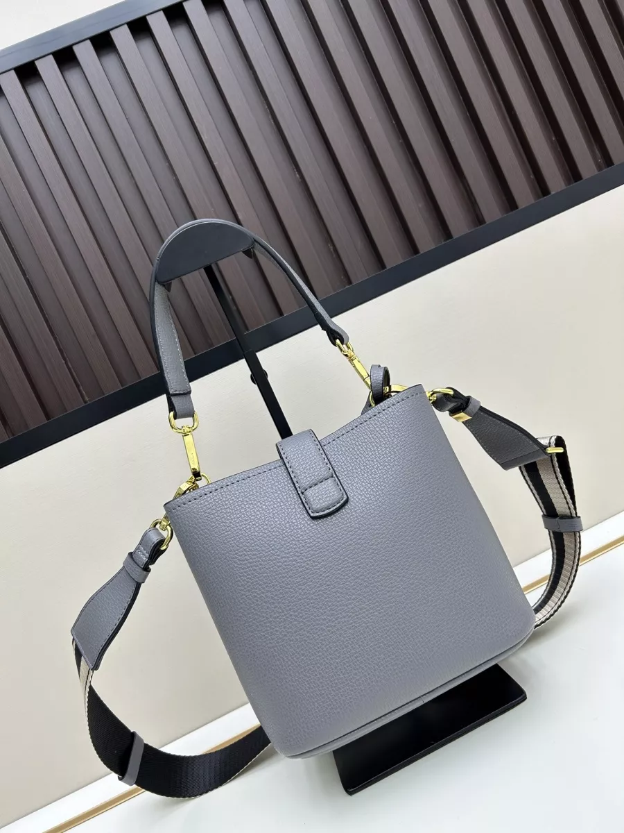 Prada AAA Quality Messenger Bags For Women SmartChoice 193