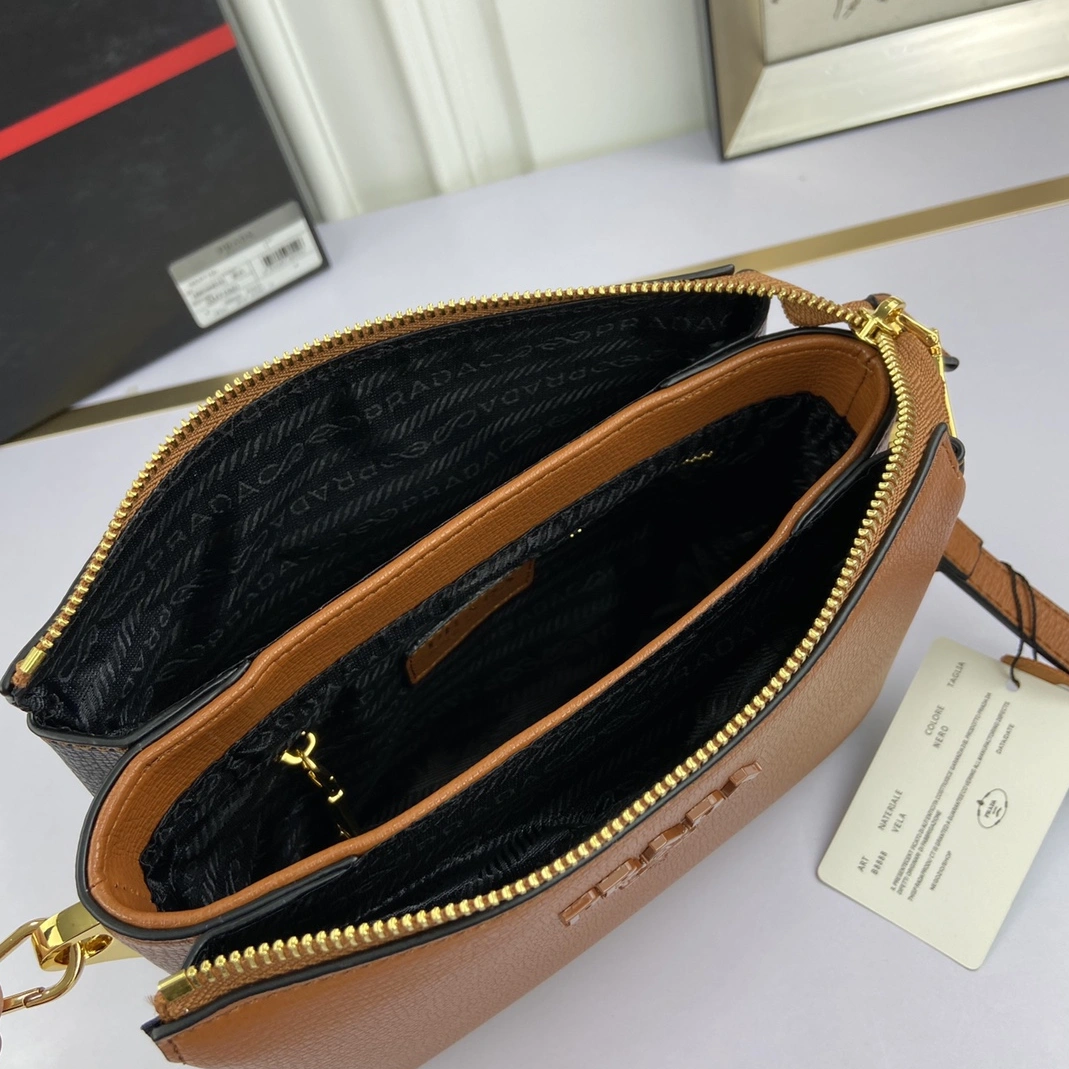 Prada AAA Quality Messenger Bags For Women Sophisticated 7280