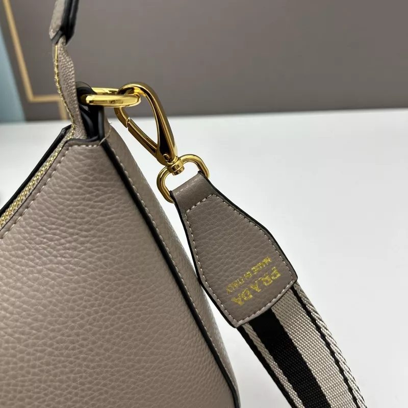 Prada AAA Quality Messenger Bags For Women Sophisticated 8018