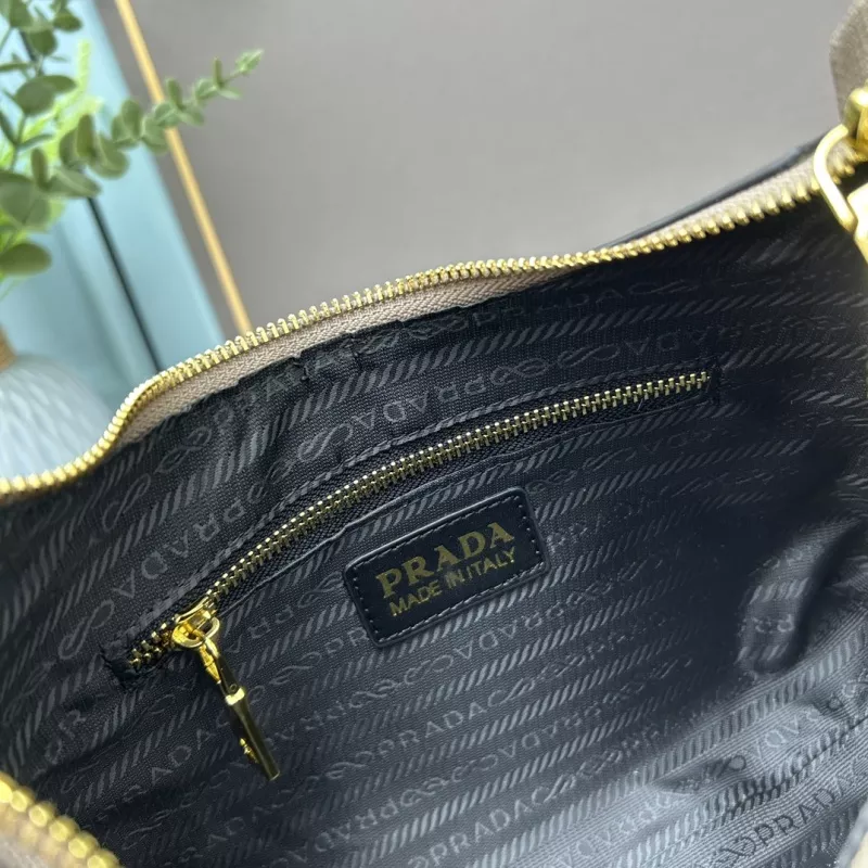 Prada AAA Quality Messenger Bags For Women Sophisticated 8018