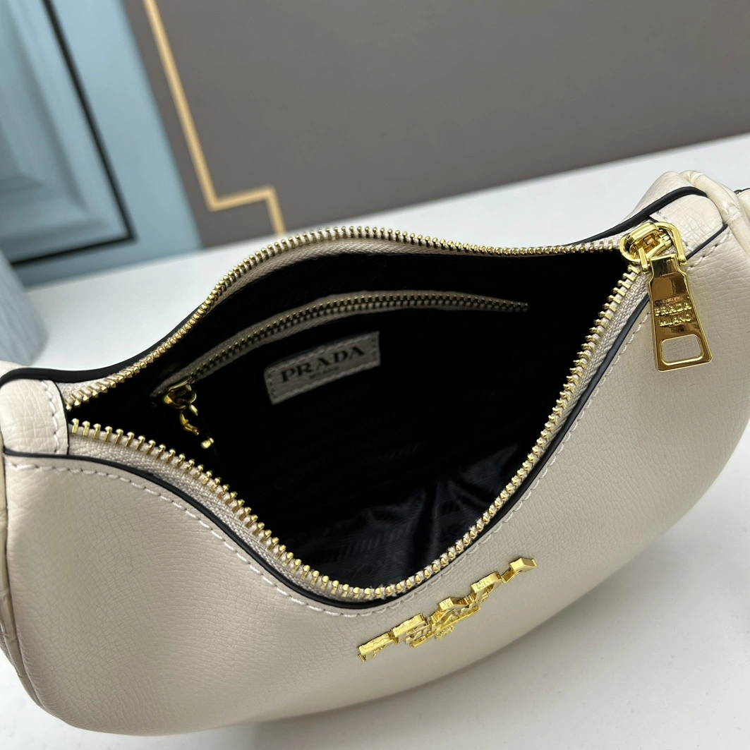 Prada AAA Quality Messenger Bags For Women StreetReady 5916