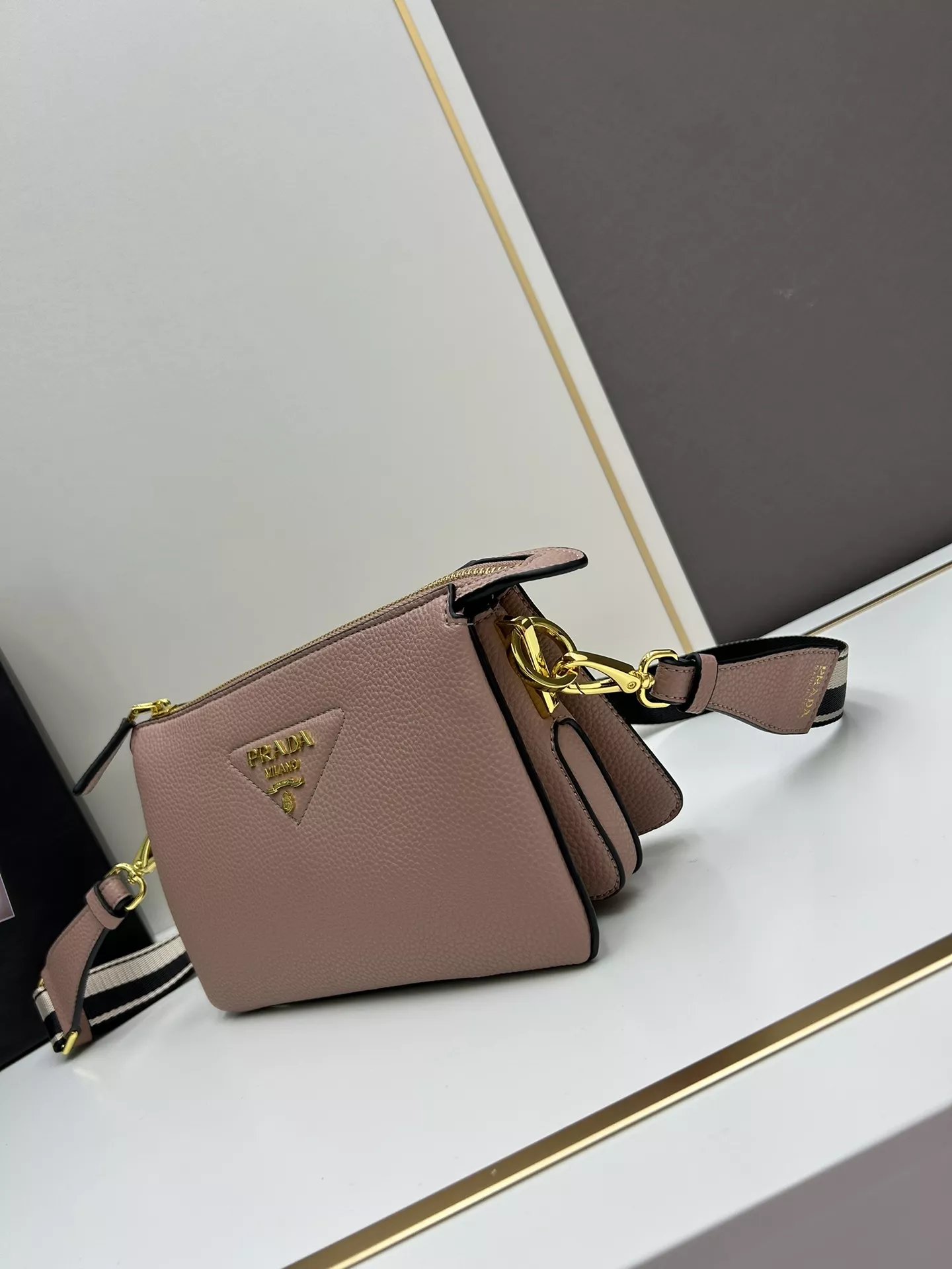 Prada AAA Quality Messenger Bags For Women Timeless 3653