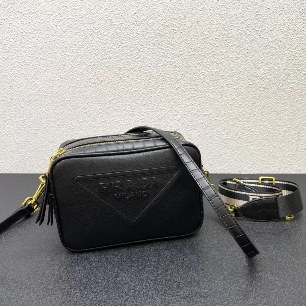 Prada AAA Quality Messenger Bags For Women Timeless 9008