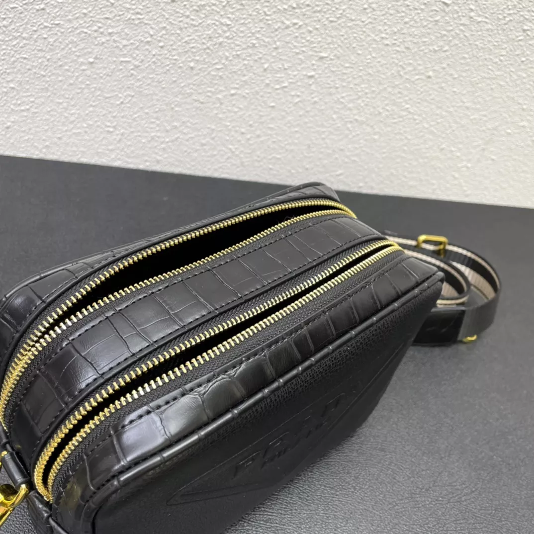 Prada AAA Quality Messenger Bags For Women Timeless 9008