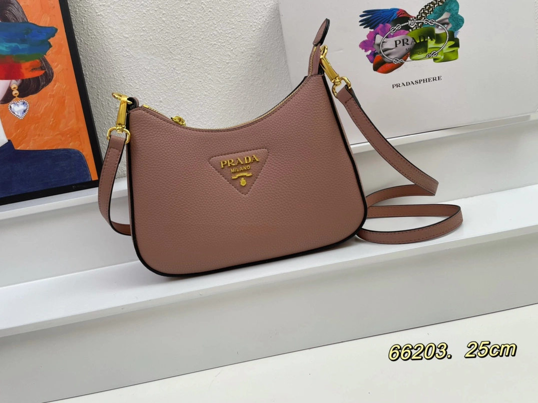 Prada AAA Quality Messenger Bags For Women UrbanStyle 3671