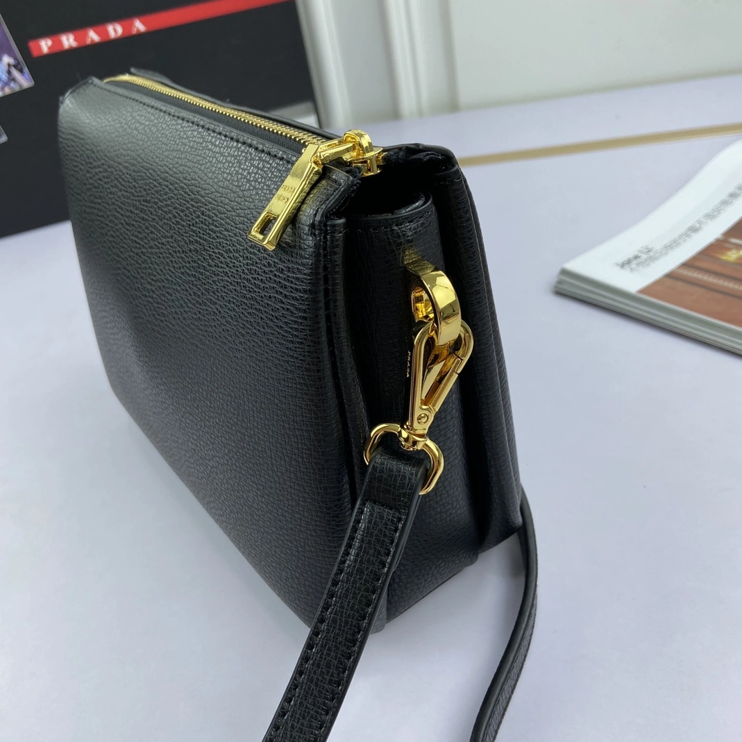 Prada AAA Quality Messenger Bags For Women UrbanStyle 4373