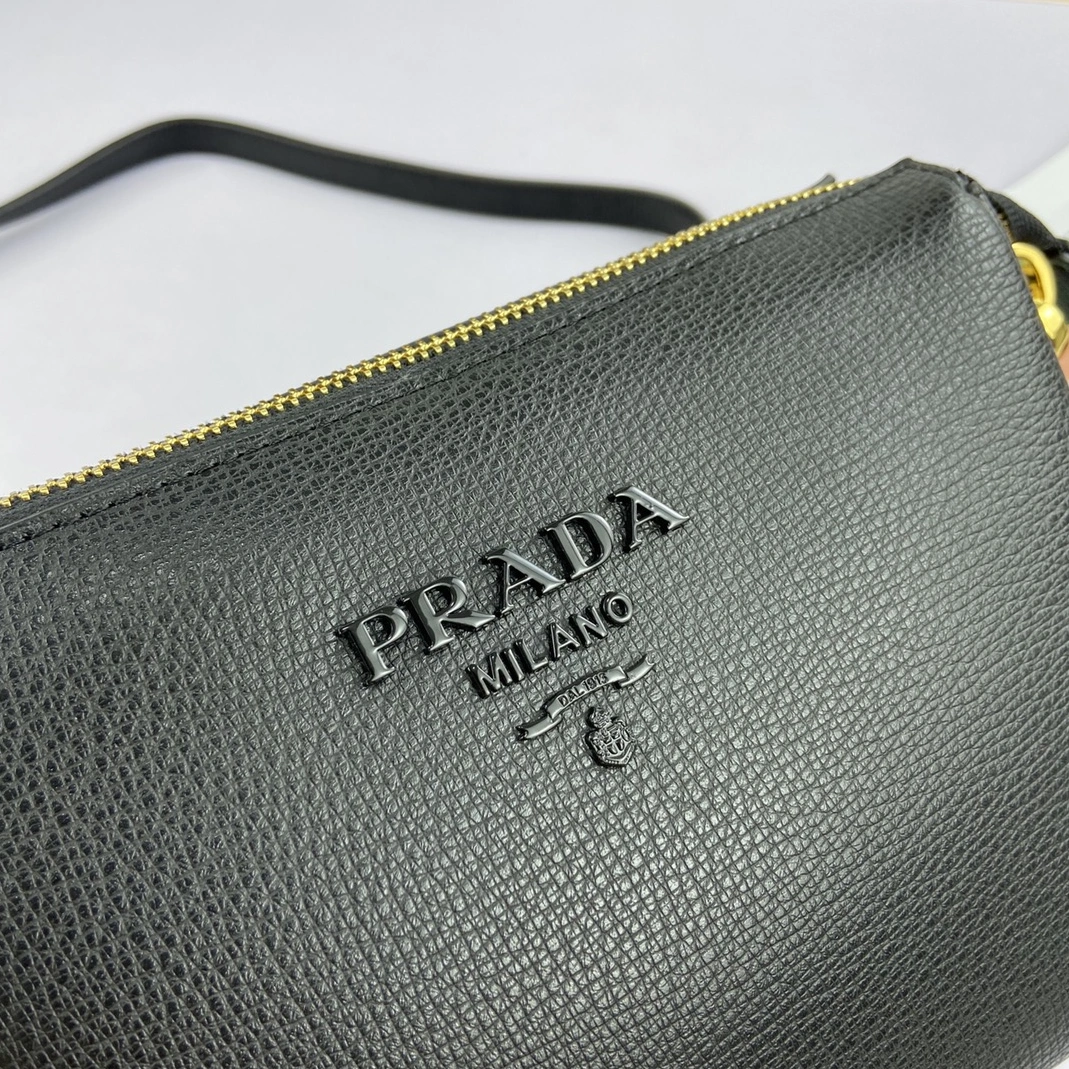 Prada AAA Quality Messenger Bags For Women UrbanStyle 4373