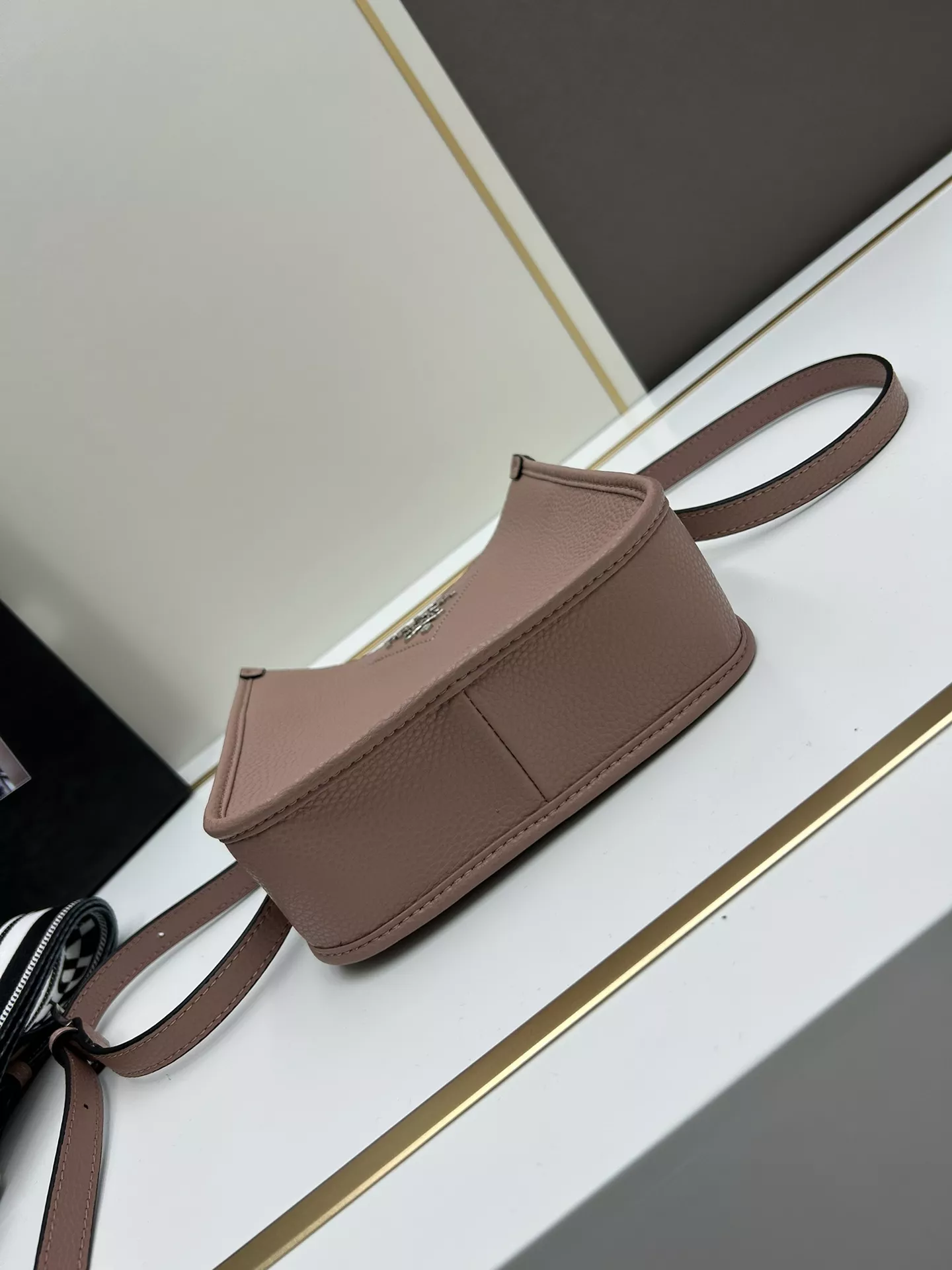 Prada AAA Quality Messenger Bags For Women UrbanStyle 5498