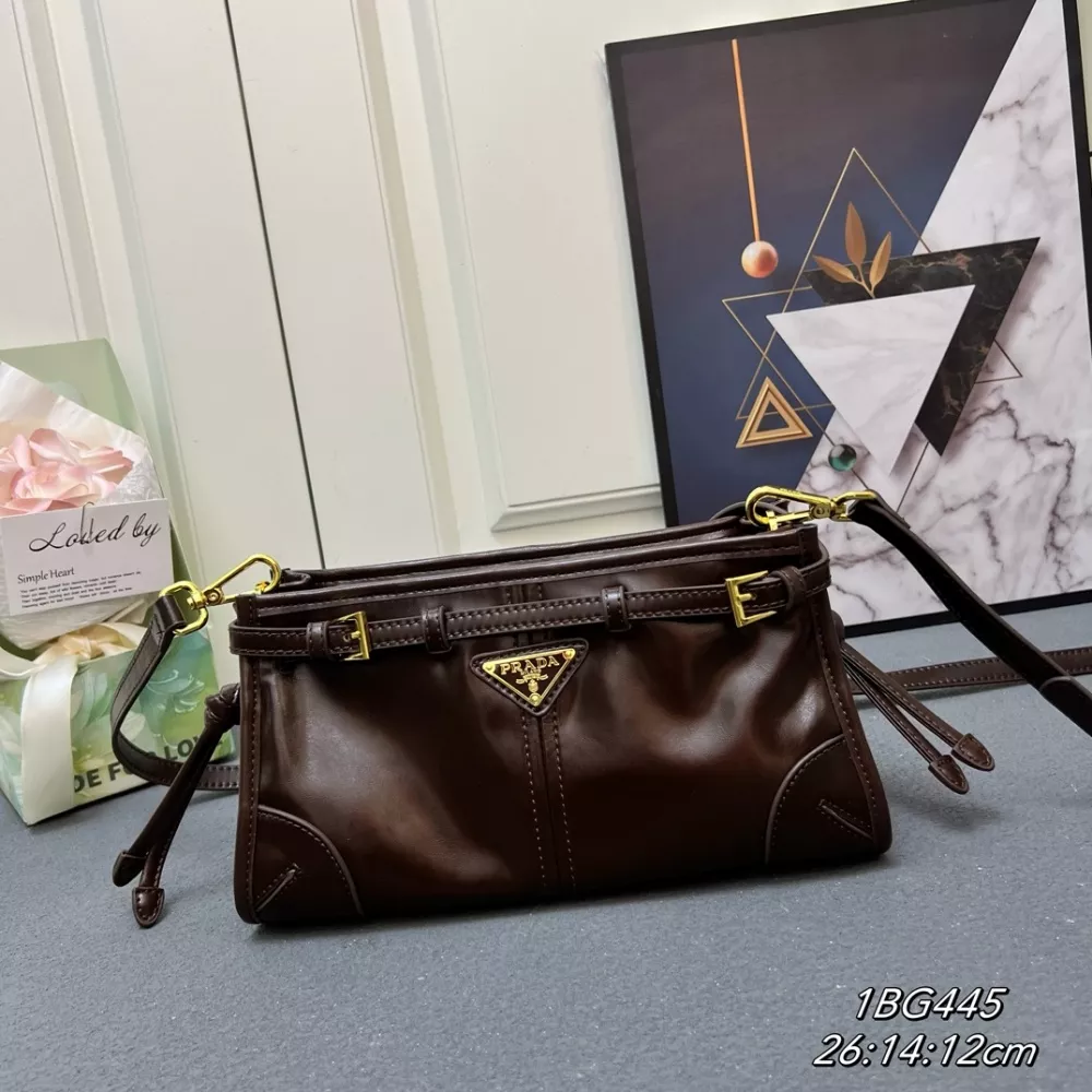 Prada AAA Quality Messenger Bags For Women Versatile 4346