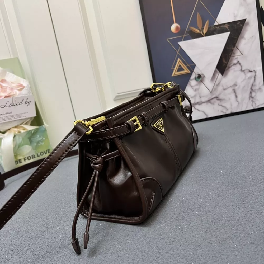 Prada AAA Quality Messenger Bags For Women Versatile 4346