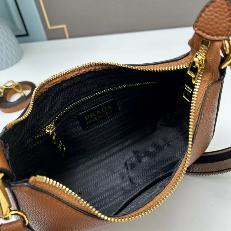 Prada AAA Quality Messenger Bags For Women Versatile 7912