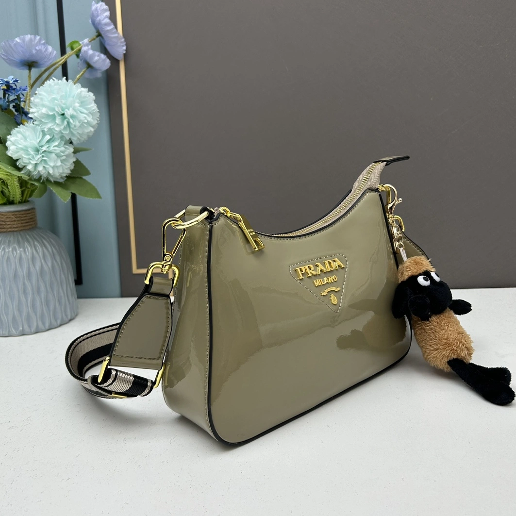Prada AAA Quality Messenger Bags For Women Vibrant 8010