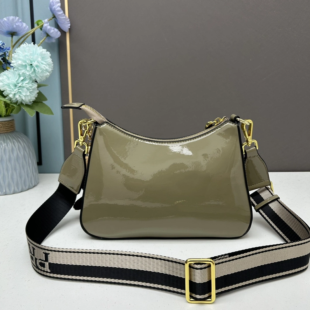 Prada AAA Quality Messenger Bags For Women Vibrant 8010