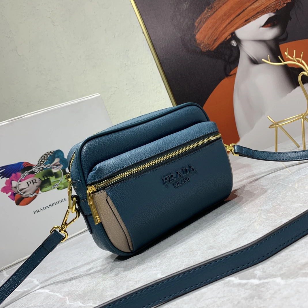 Prada AAA Quality Messenger Bags For Women WellDesigned 441