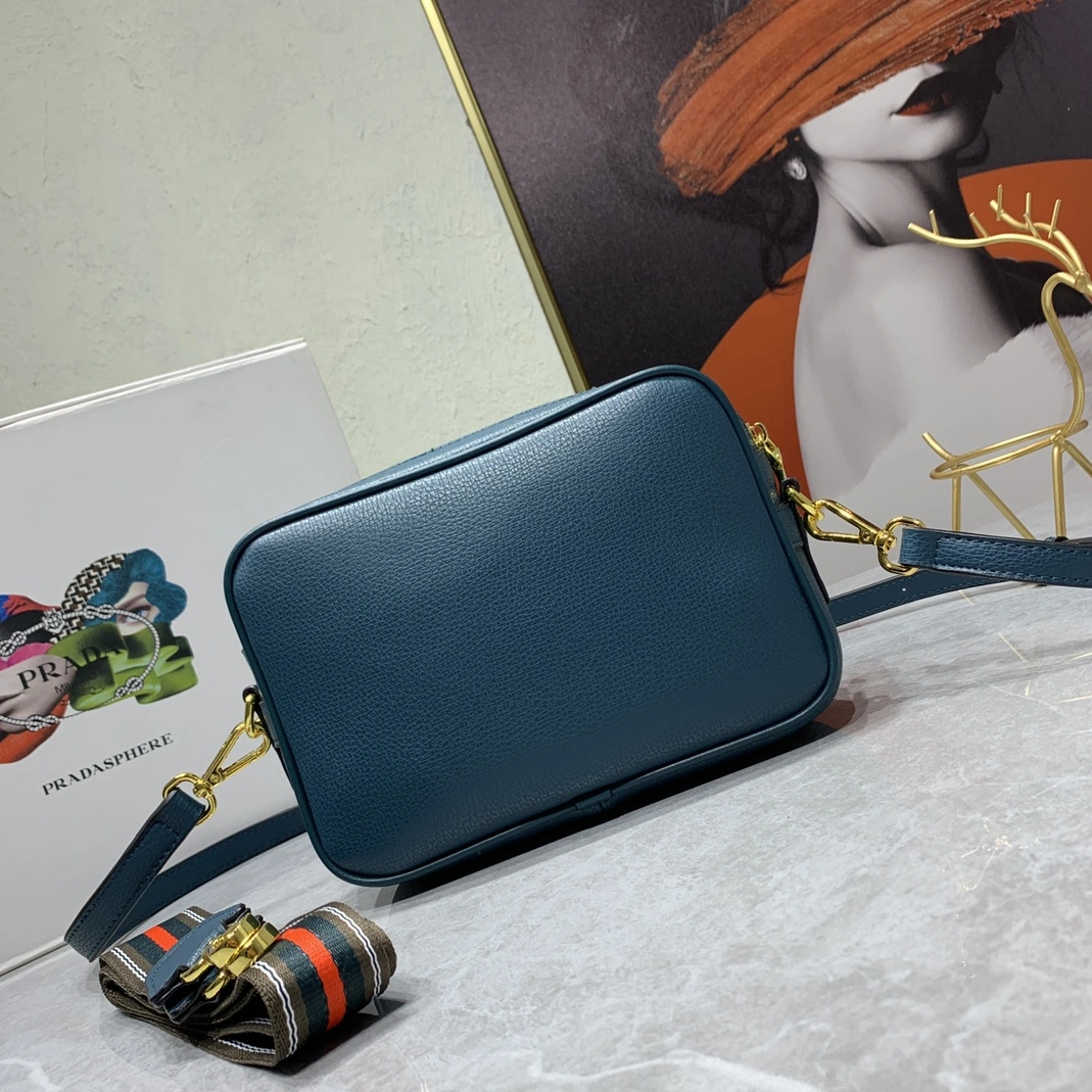 Prada AAA Quality Messenger Bags For Women WellDesigned 441