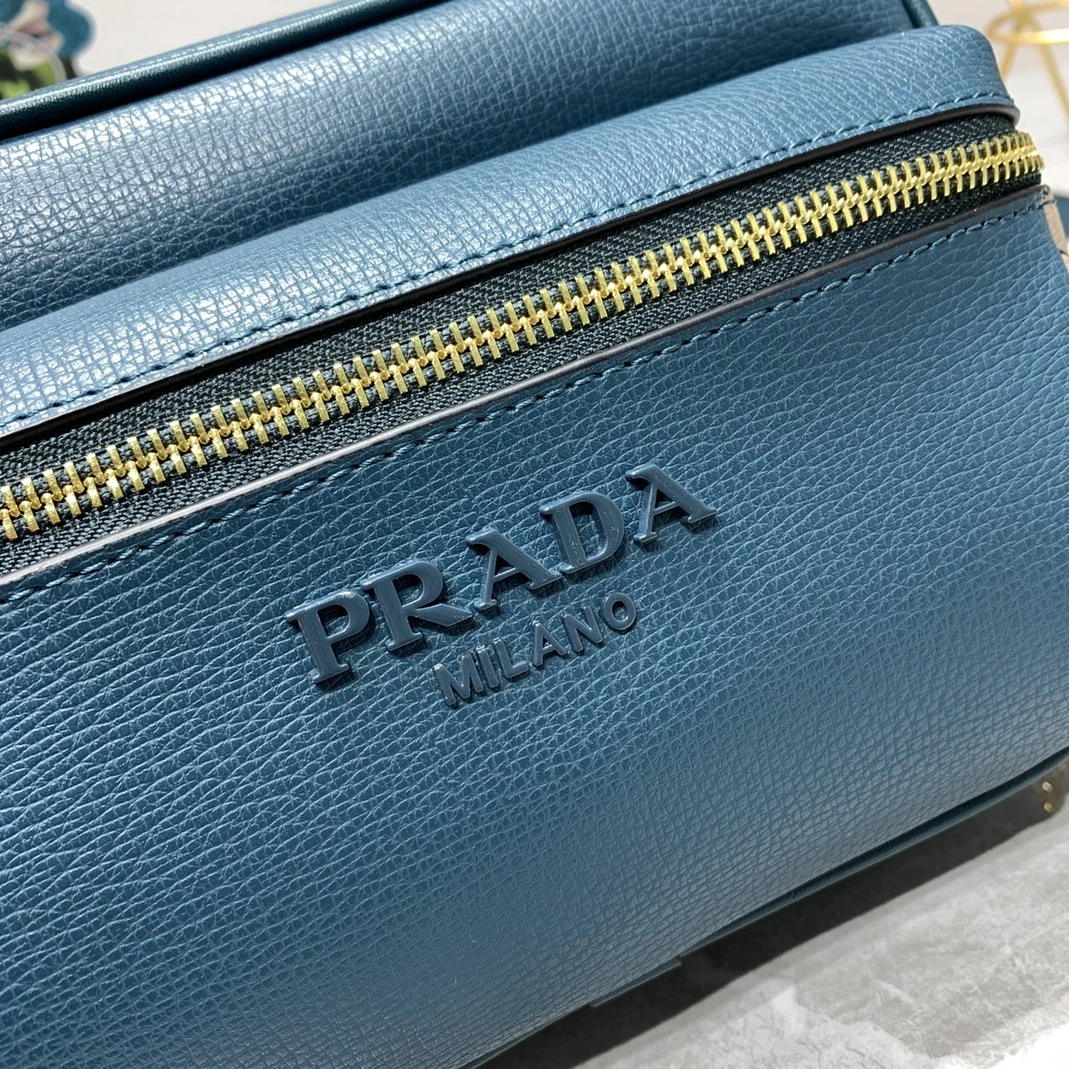 Prada AAA Quality Messenger Bags For Women WellDesigned 441