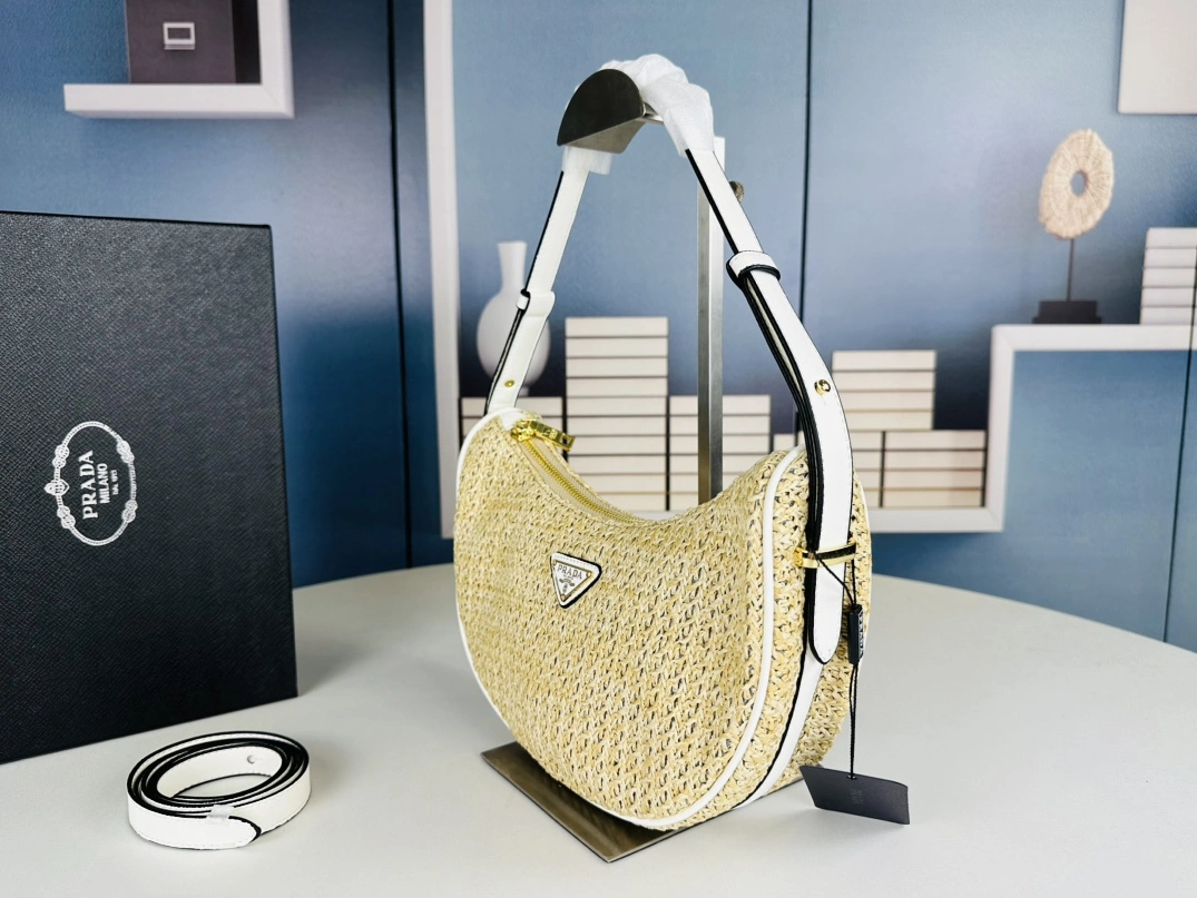 Prada AAA Quality Shoulder Bags For Women Cozy 3570