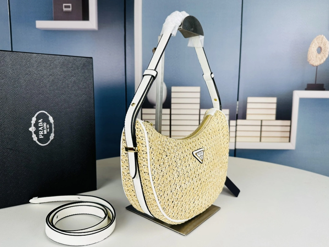 Prada AAA Quality Shoulder Bags For Women Cozy 3570