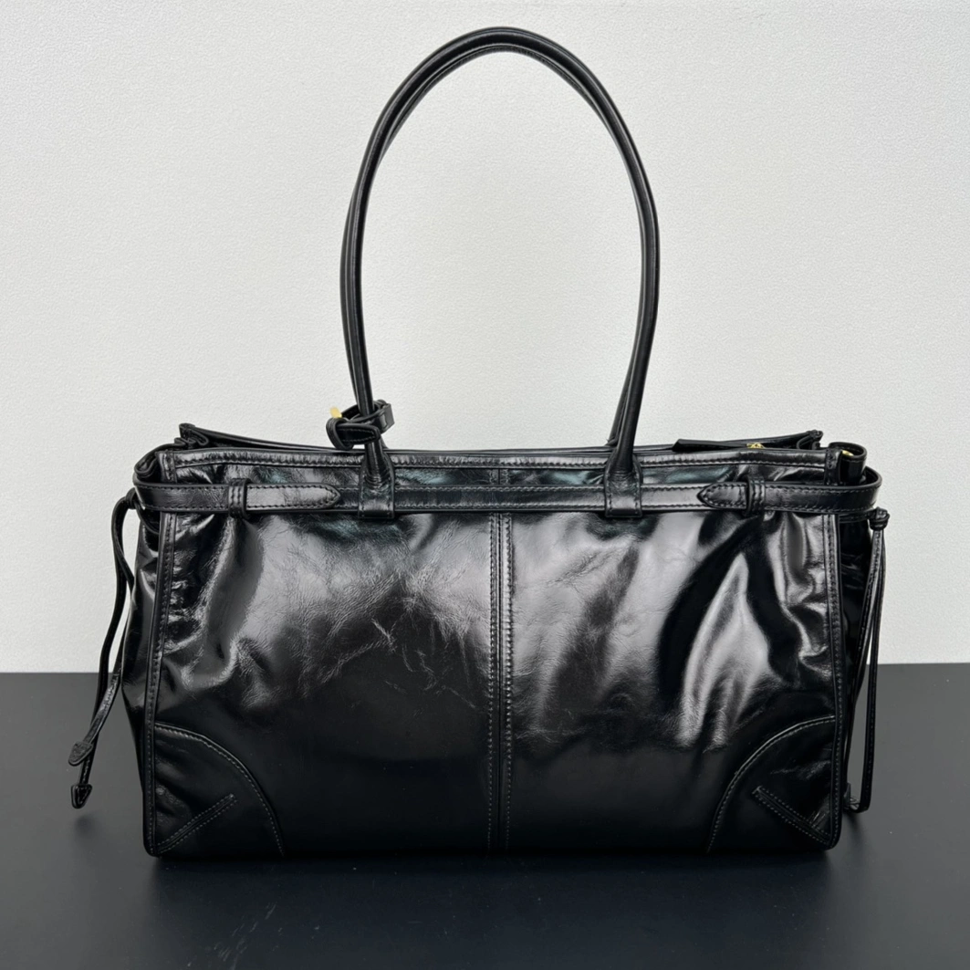 Prada AAA Quality Shoulder Bags For Women Cozy 8199