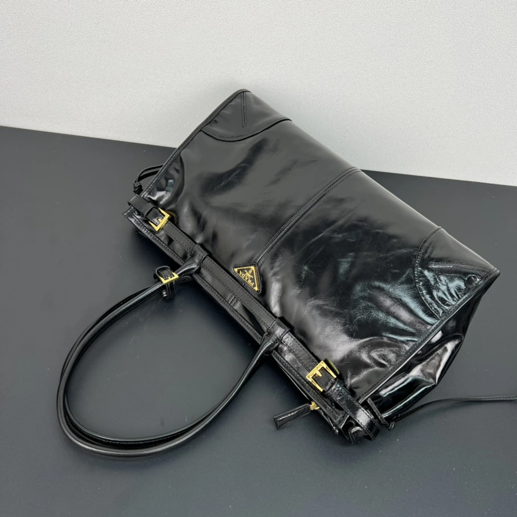 Prada AAA Quality Shoulder Bags For Women Cozy 8199