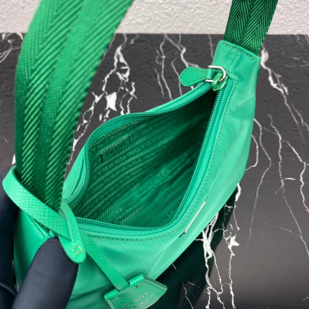 Prada AAA Quality Shoulder Bags For Women Elegant 4235