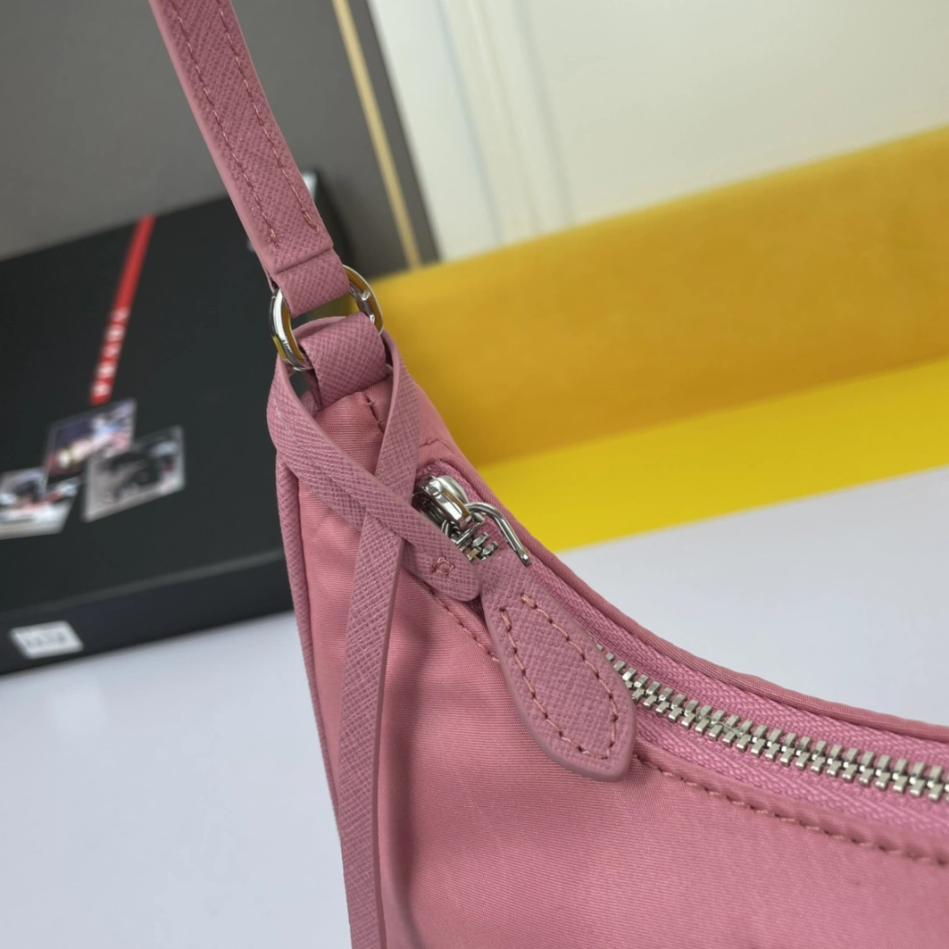Prada AAA Quality Shoulder Bags For Women Elegant 6158