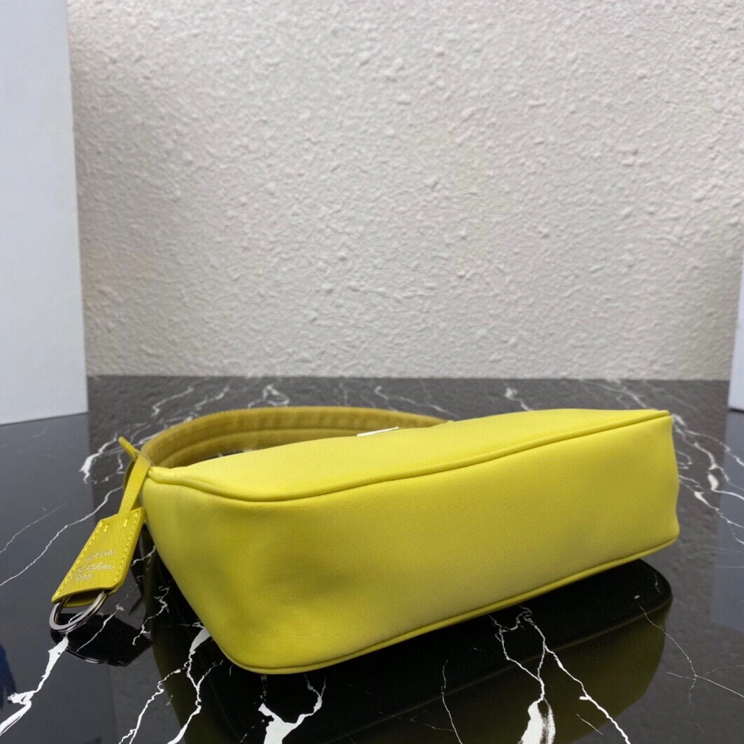Prada AAA Quality Shoulder Bags For Women GoAnywhere 6979