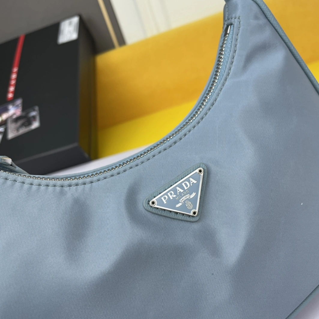 Prada AAA Quality Shoulder Bags For Women Lightweight 7631