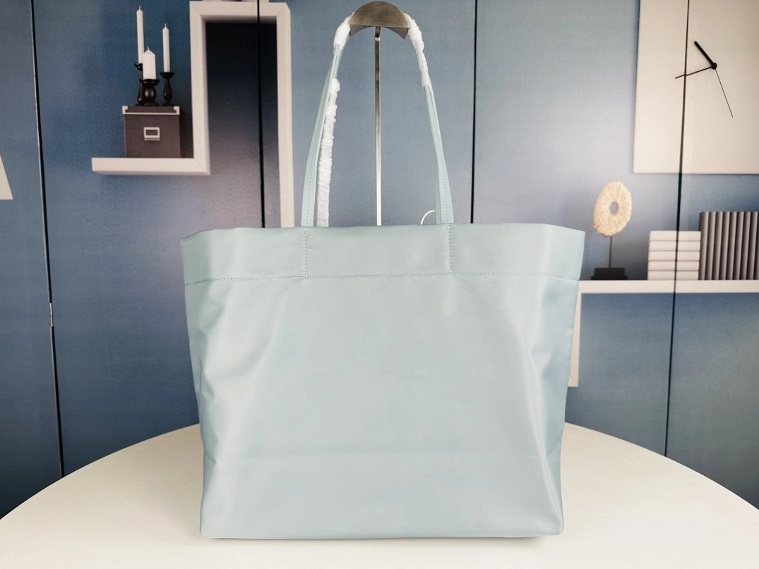 Prada AAA Quality Shoulder Bags For Women Minimalist 7692