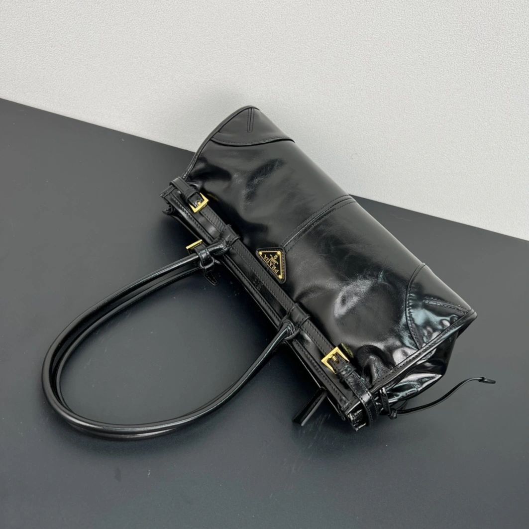 Prada AAA Quality Shoulder Bags For Women Reliable 6195