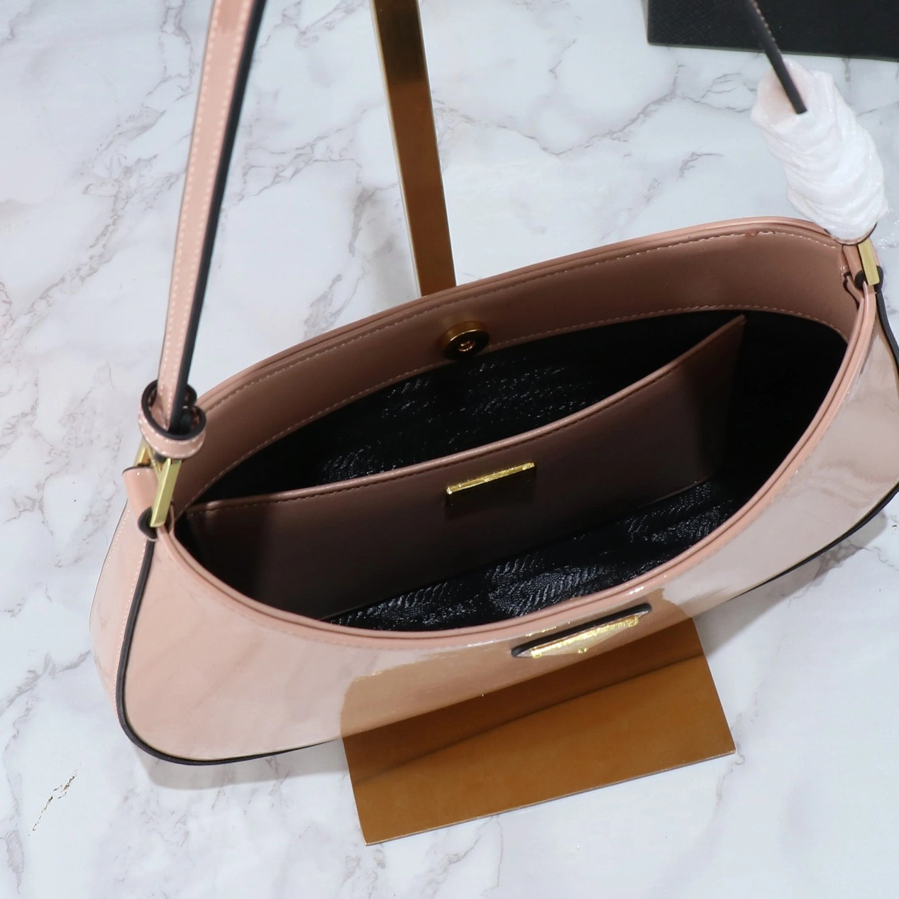 Prada AAA Quality Shoulder Bags For Women Sleek 3115