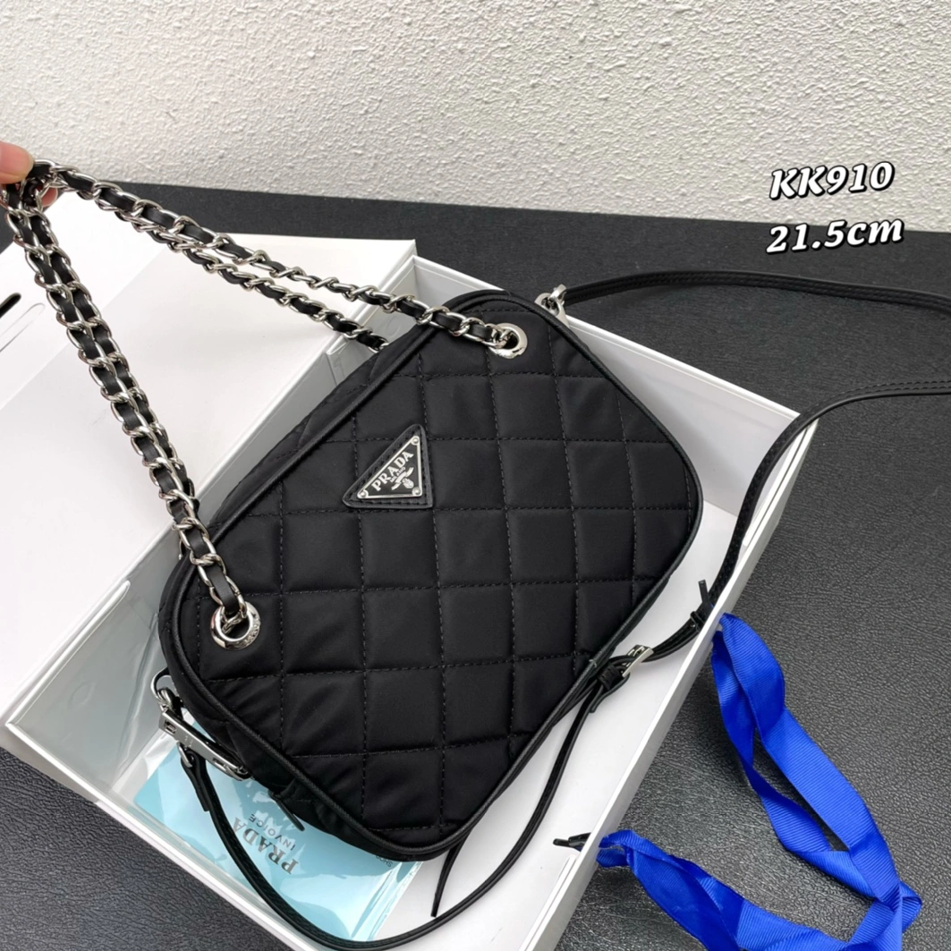 Prada AAA Quality Shoulder Bags For Women Sleek 4096