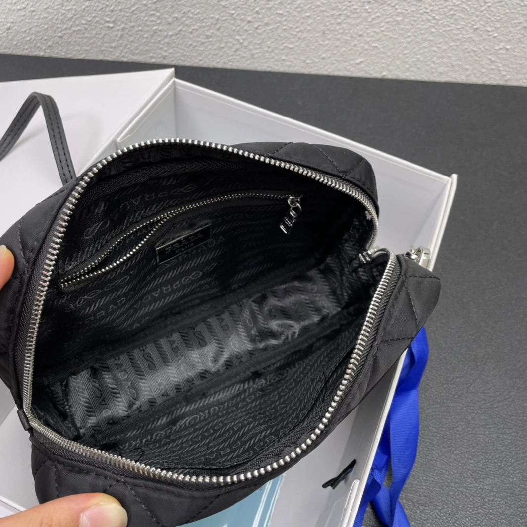 Prada AAA Quality Shoulder Bags For Women Sleek 4096