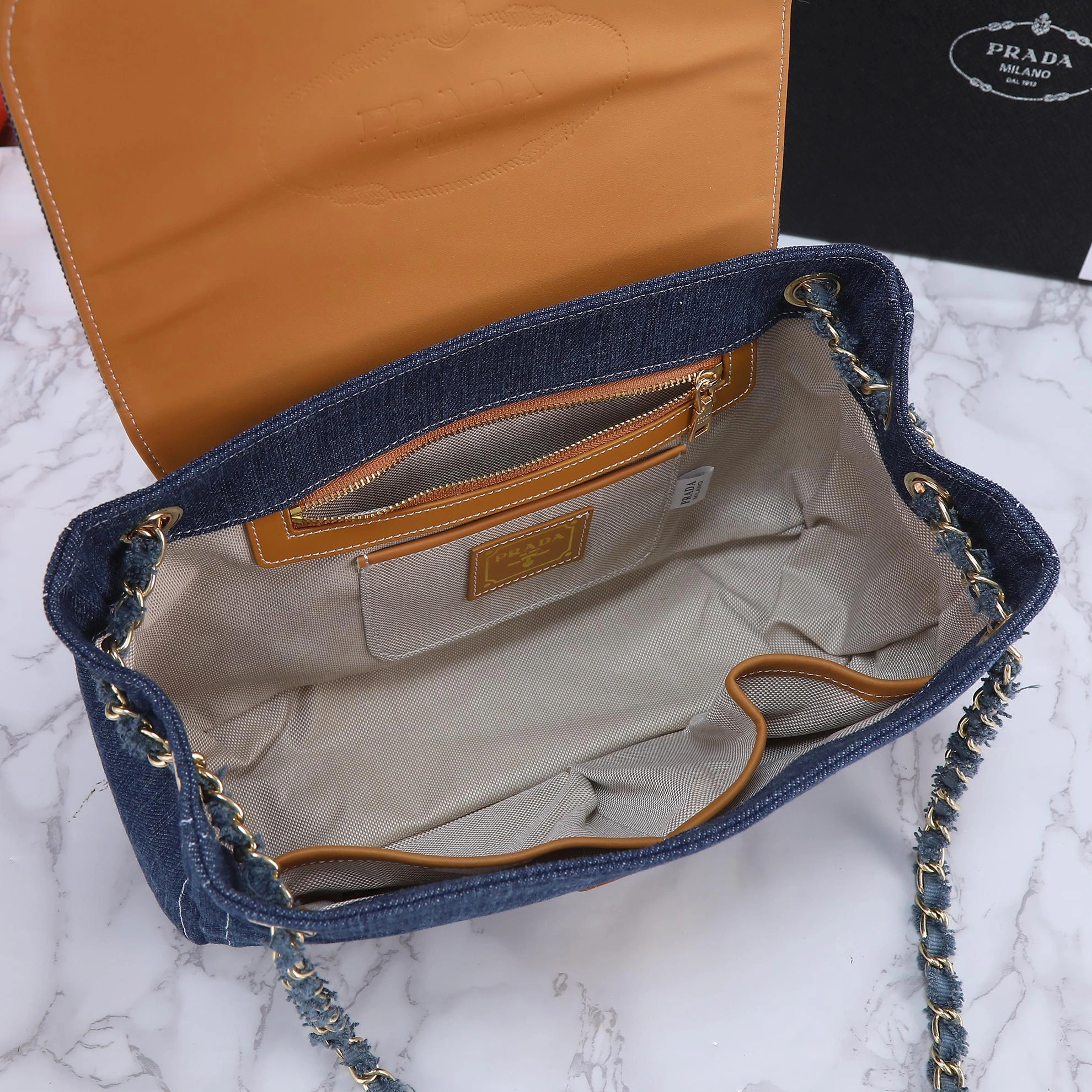 Prada AAA Quality Shoulder Bags For Women Sleek 9593