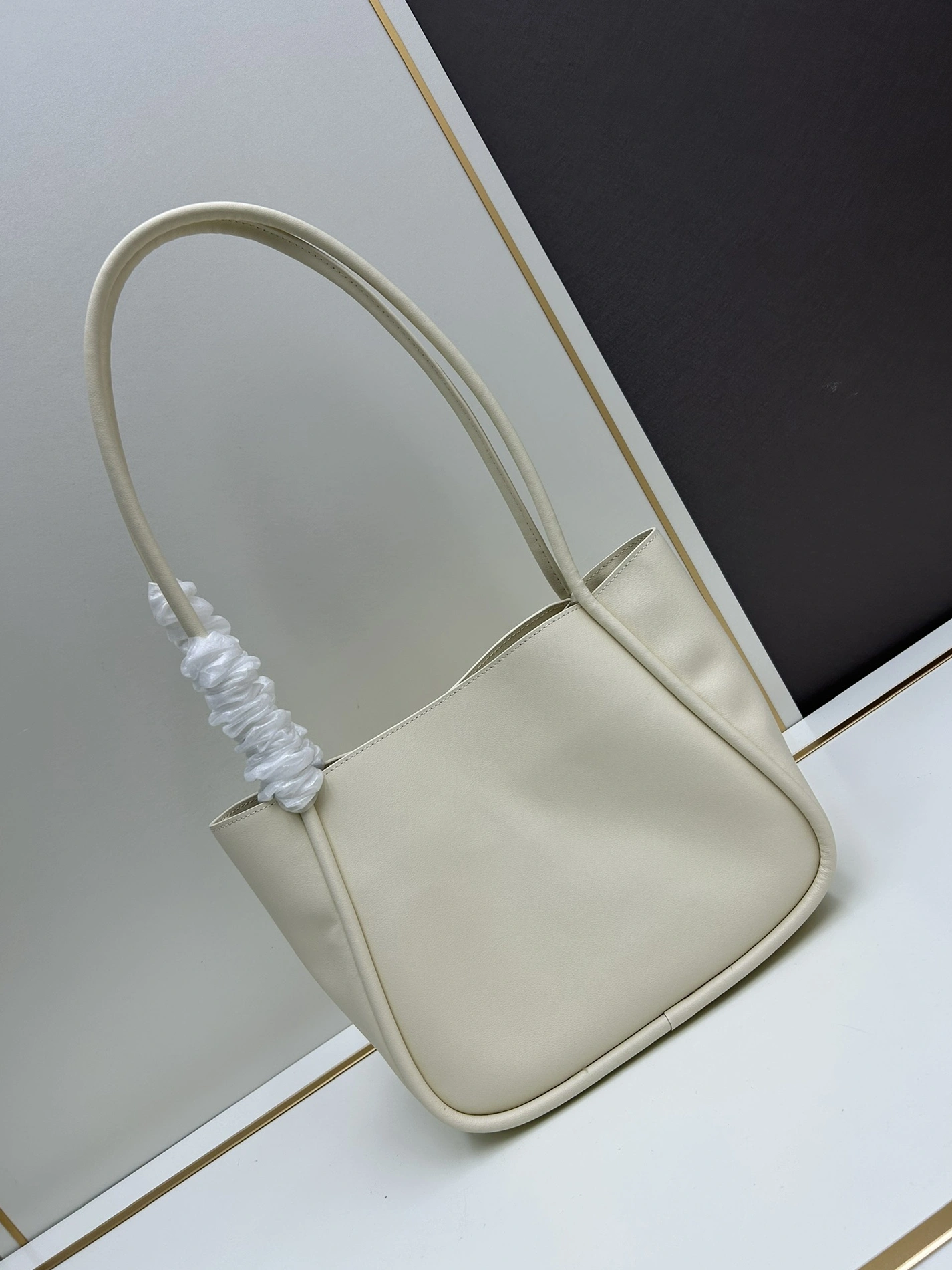 Prada AAA Quality Shoulder Bags For Women Trendy 5216