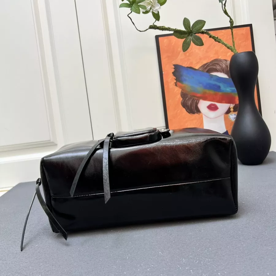 Prada AAA Quality Shoulder Bags For Women UrbanStyle 7152