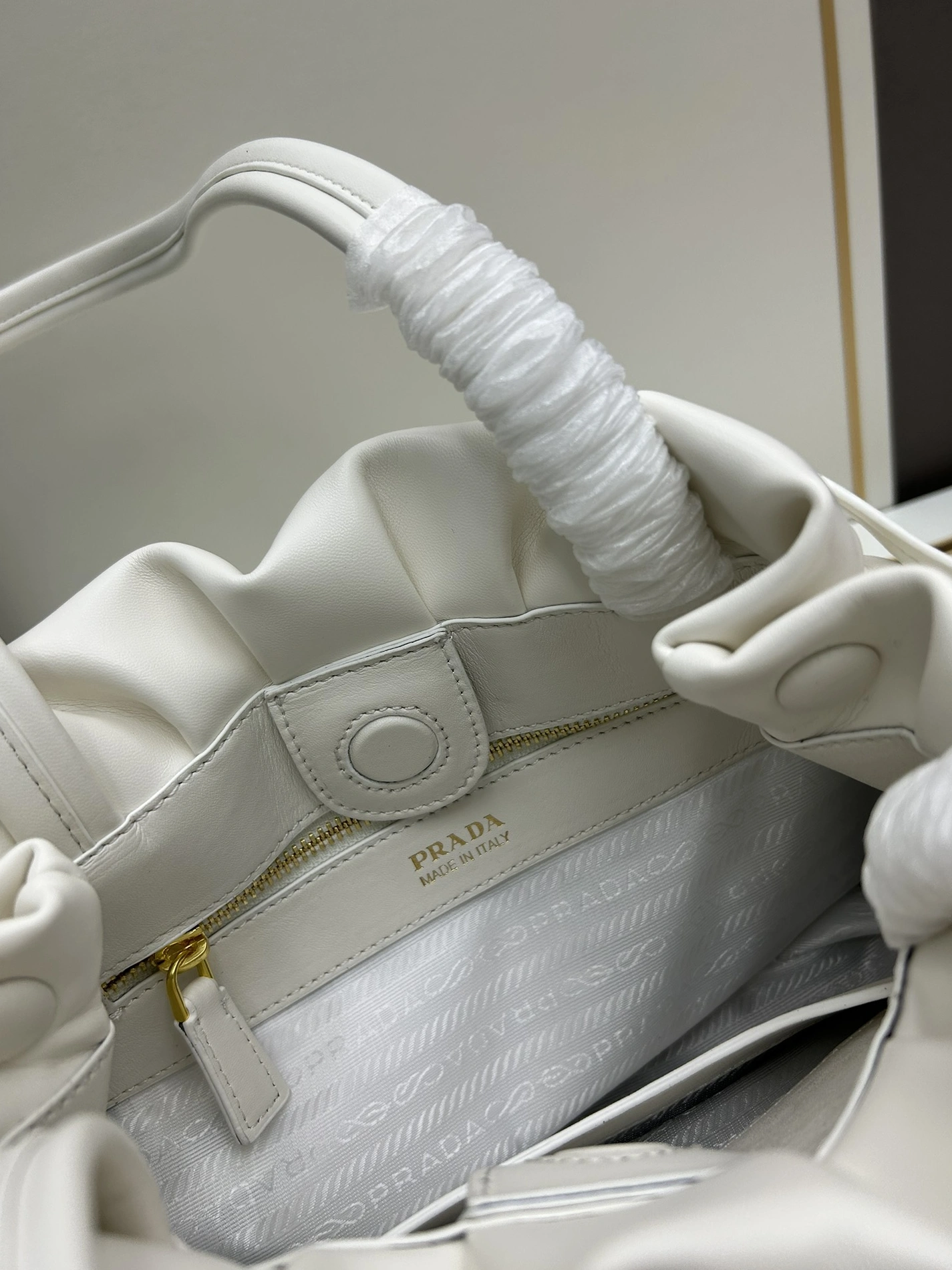 Prada AAA Quality Shoulder Bags For Women Versatile 6816