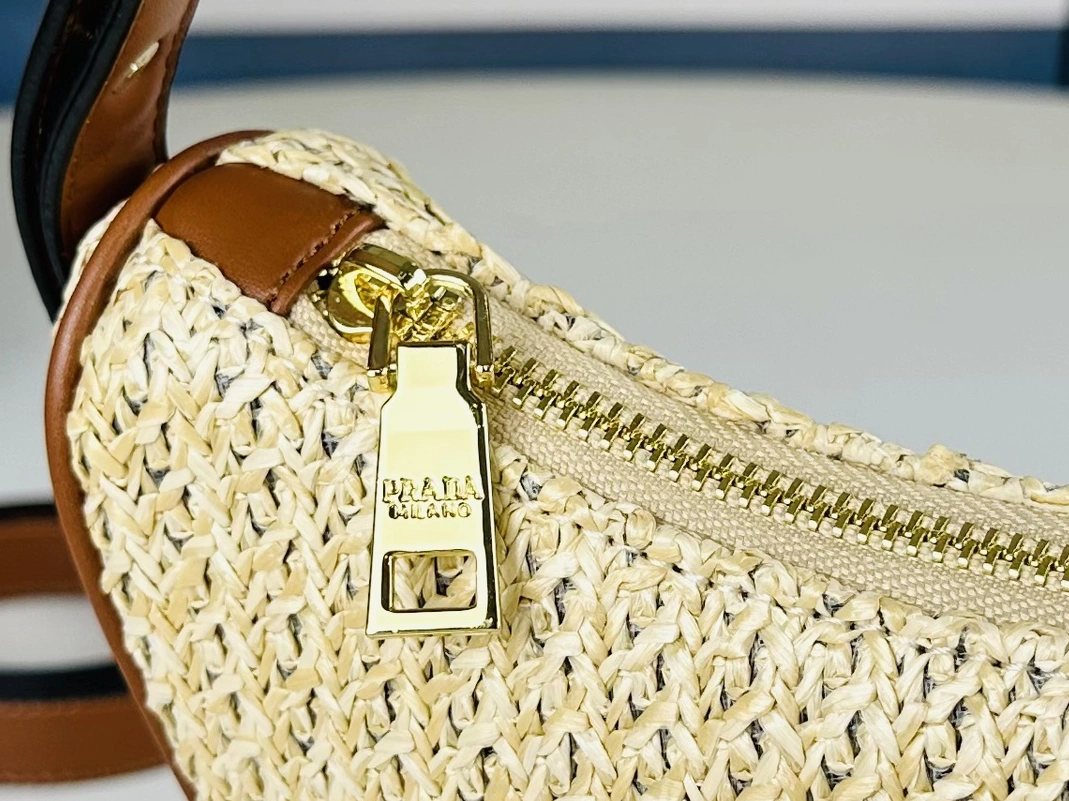 Prada AAA Quality Shoulder Bags For Women Vibrant 4887
