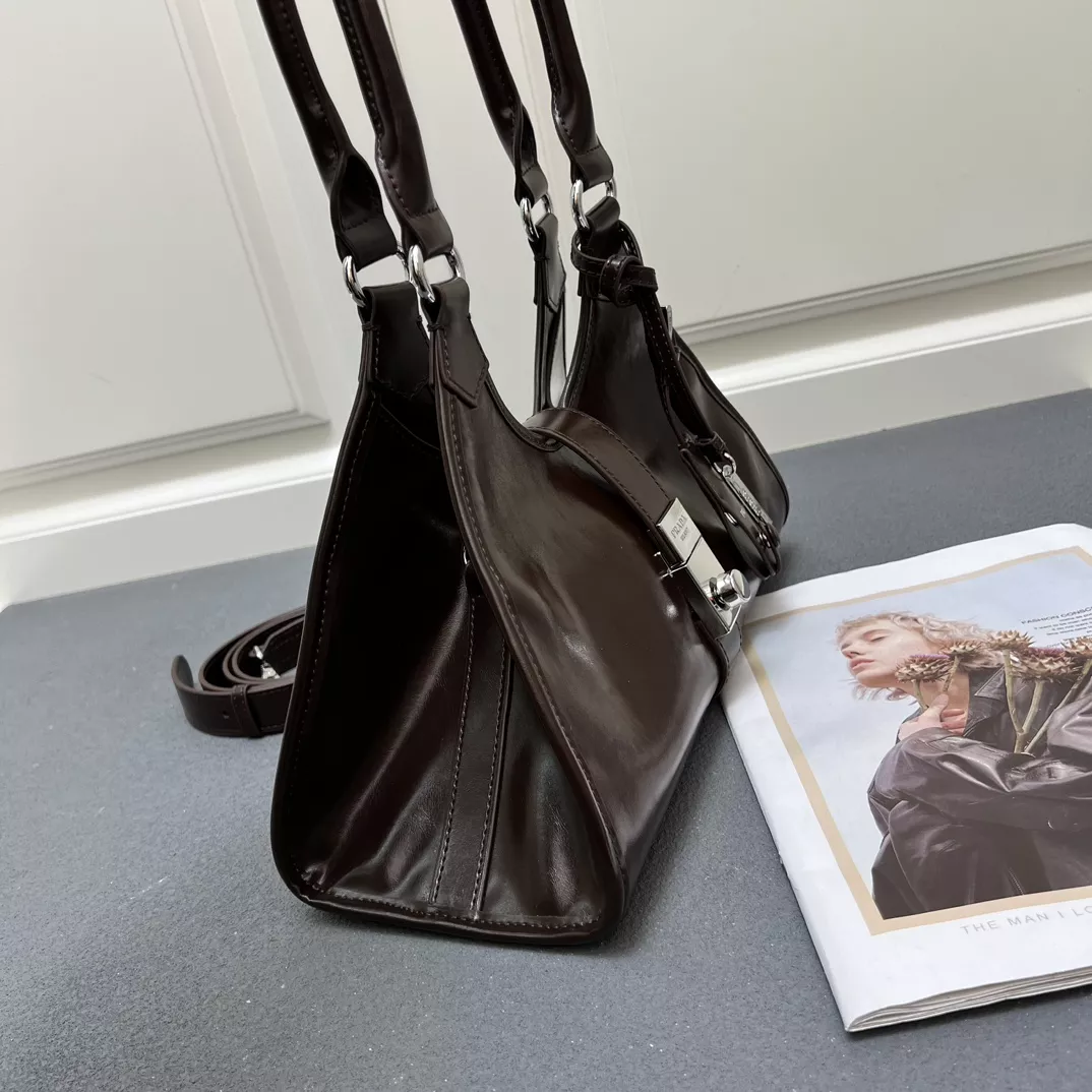 Prada AAA Quality Shoulder Bags For Women WellDesigned 834