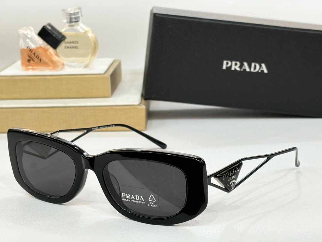 Prada AAA Quality Sunglasses Elegant 3852