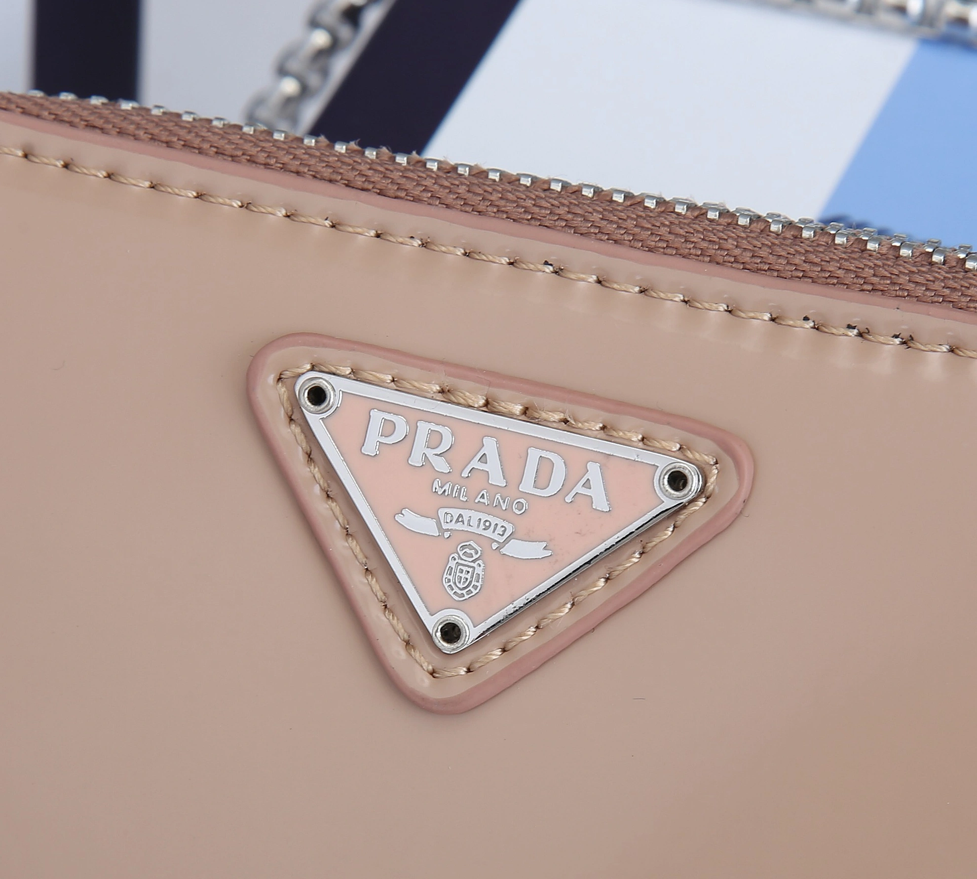 Prada AAA Quality Wallets For Women Cozy 1061