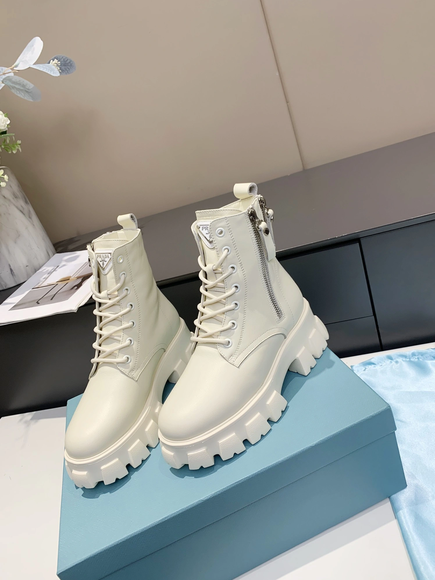 Prada Boots For Women Compact 4629