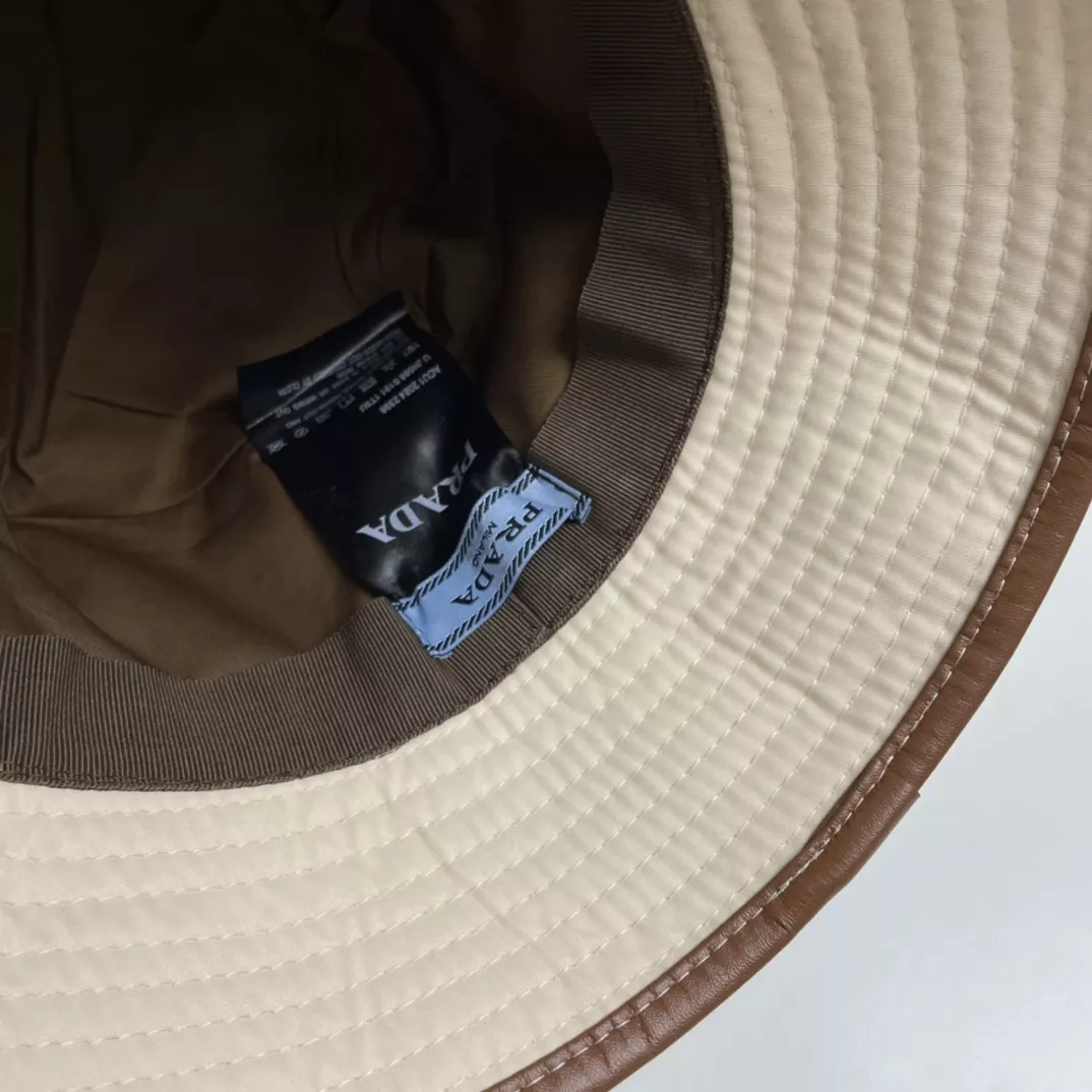 Prada Caps Bold 7937
