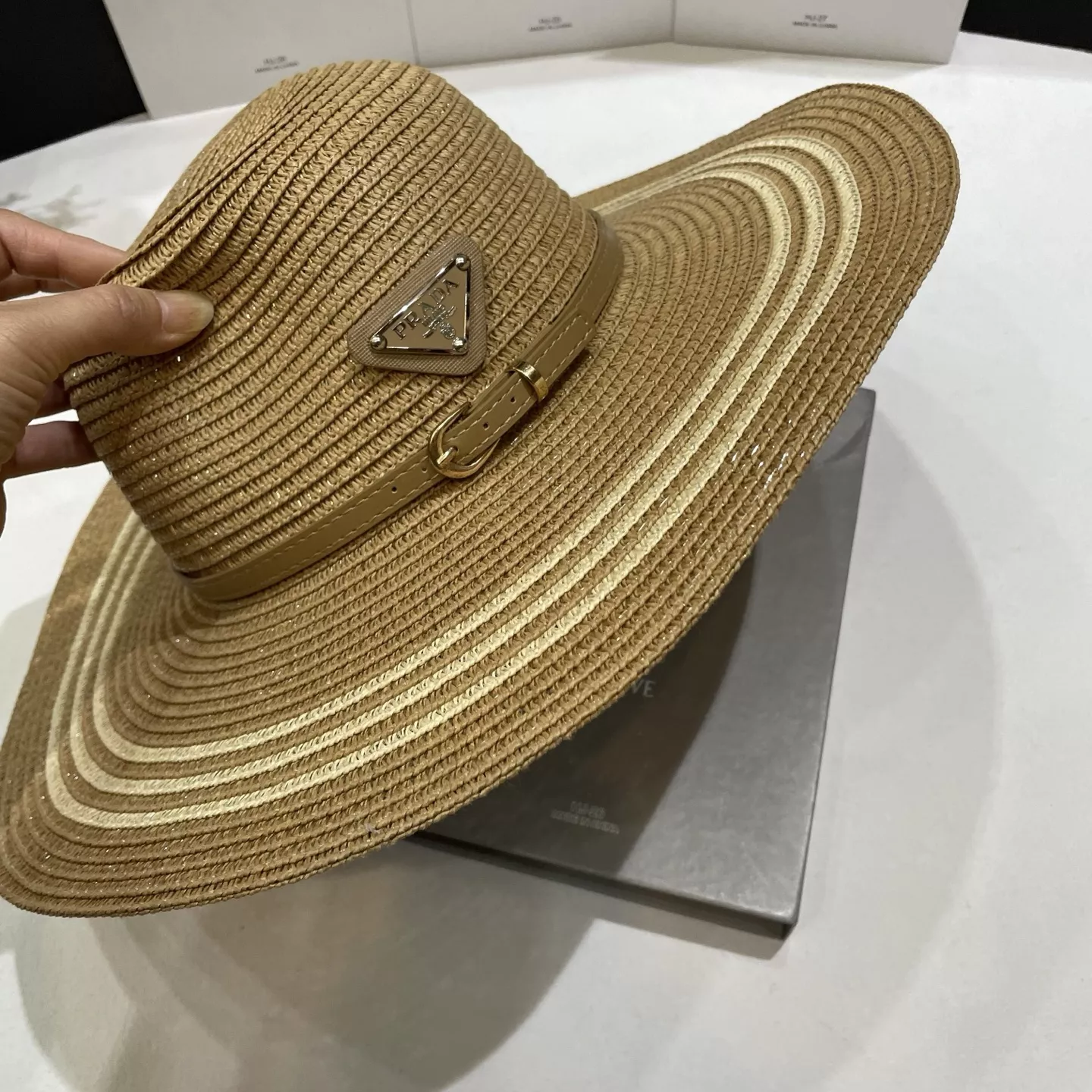 Prada Caps Bright 6006