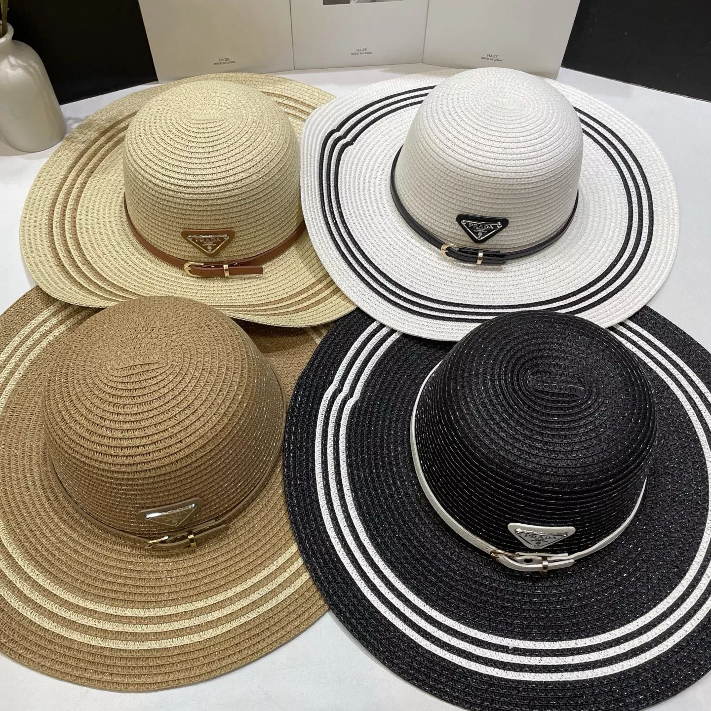 Prada Caps Classic 2820