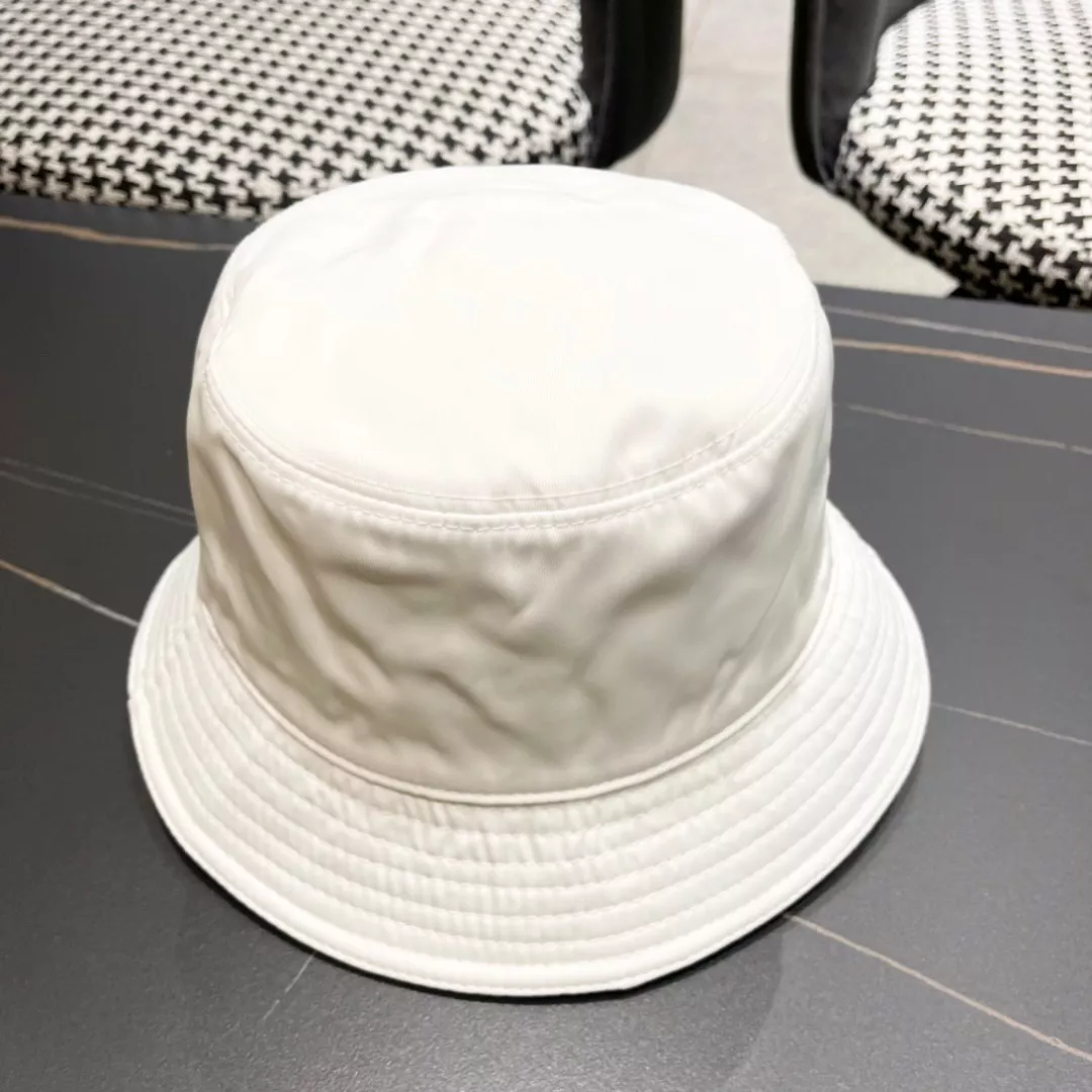 Prada Caps Classic 5822