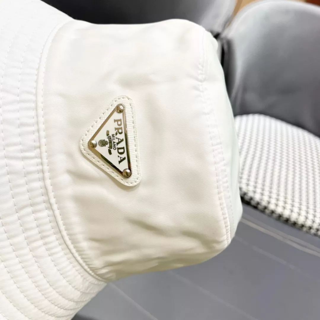 Prada Caps Classic 5822