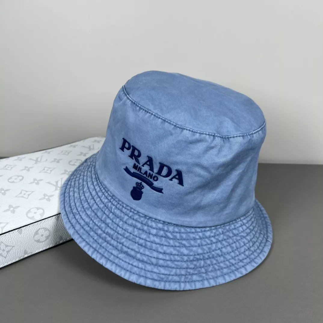 Prada Caps Compact 4470