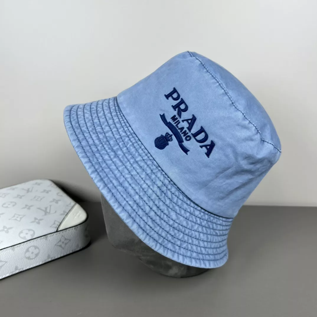 Prada Caps Compact 4470